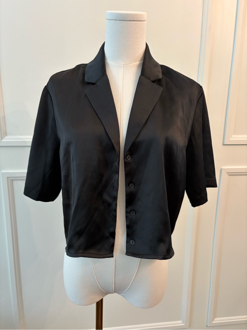 Dynamite Black Short Sleeve Button Crop Top